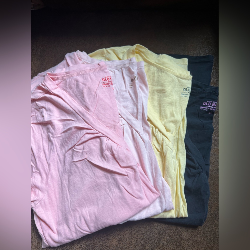 Lot of Old Navy Maternity T-shirts Super Soft and Comfy!! Size L & XL See pics!!